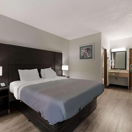 Quality Inn Merriam Kansas City Exterior photo