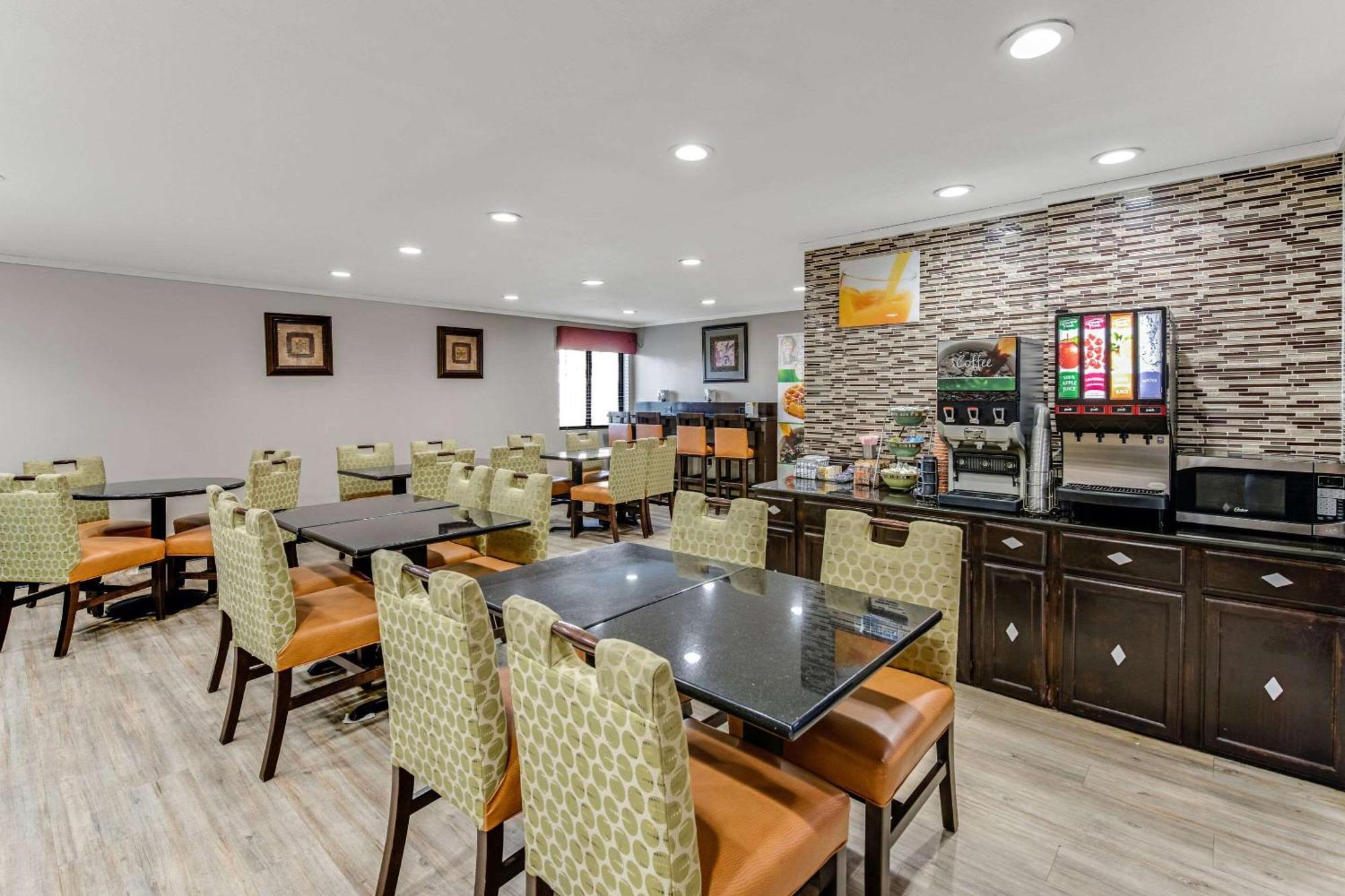 Quality Inn Merriam Kansas City Exterior photo