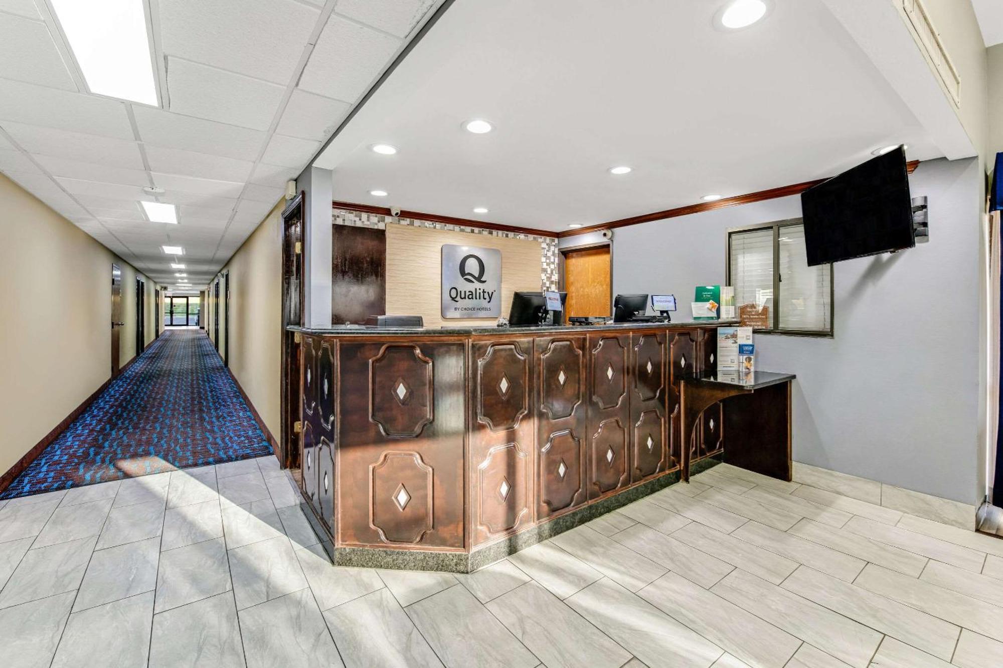 Quality Inn Merriam Kansas City Exterior photo