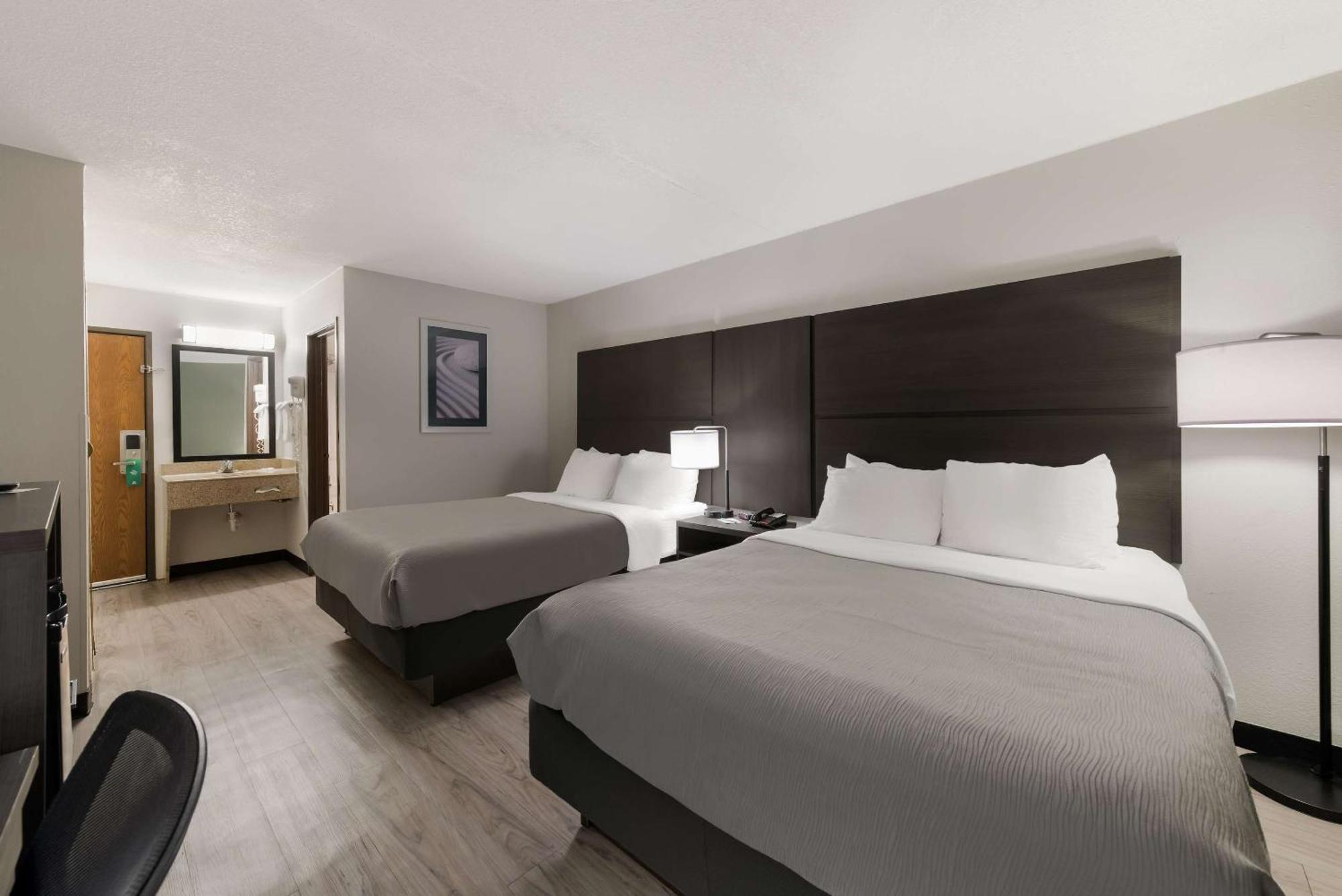 Quality Inn Merriam Kansas City Exterior photo